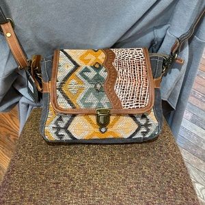 ****PRICE DROP****  NWT MYRA MESSENGER BAG